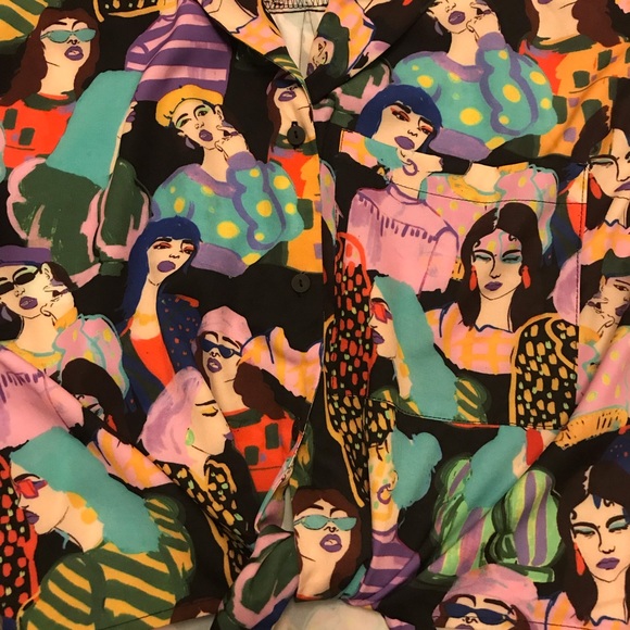 3/$10 🥳 Long sleeve button up crop top patterned L - Picture 3 of 12